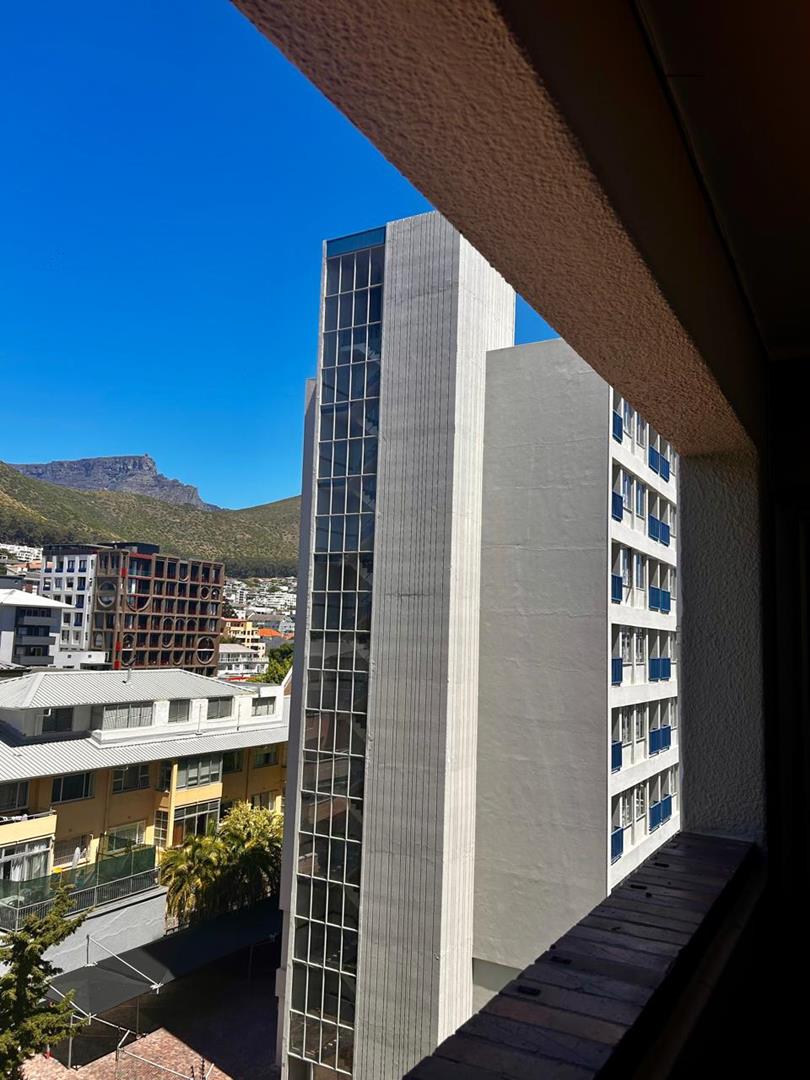 To Let 1 Bedroom Property for Rent in Sea Point Western Cape